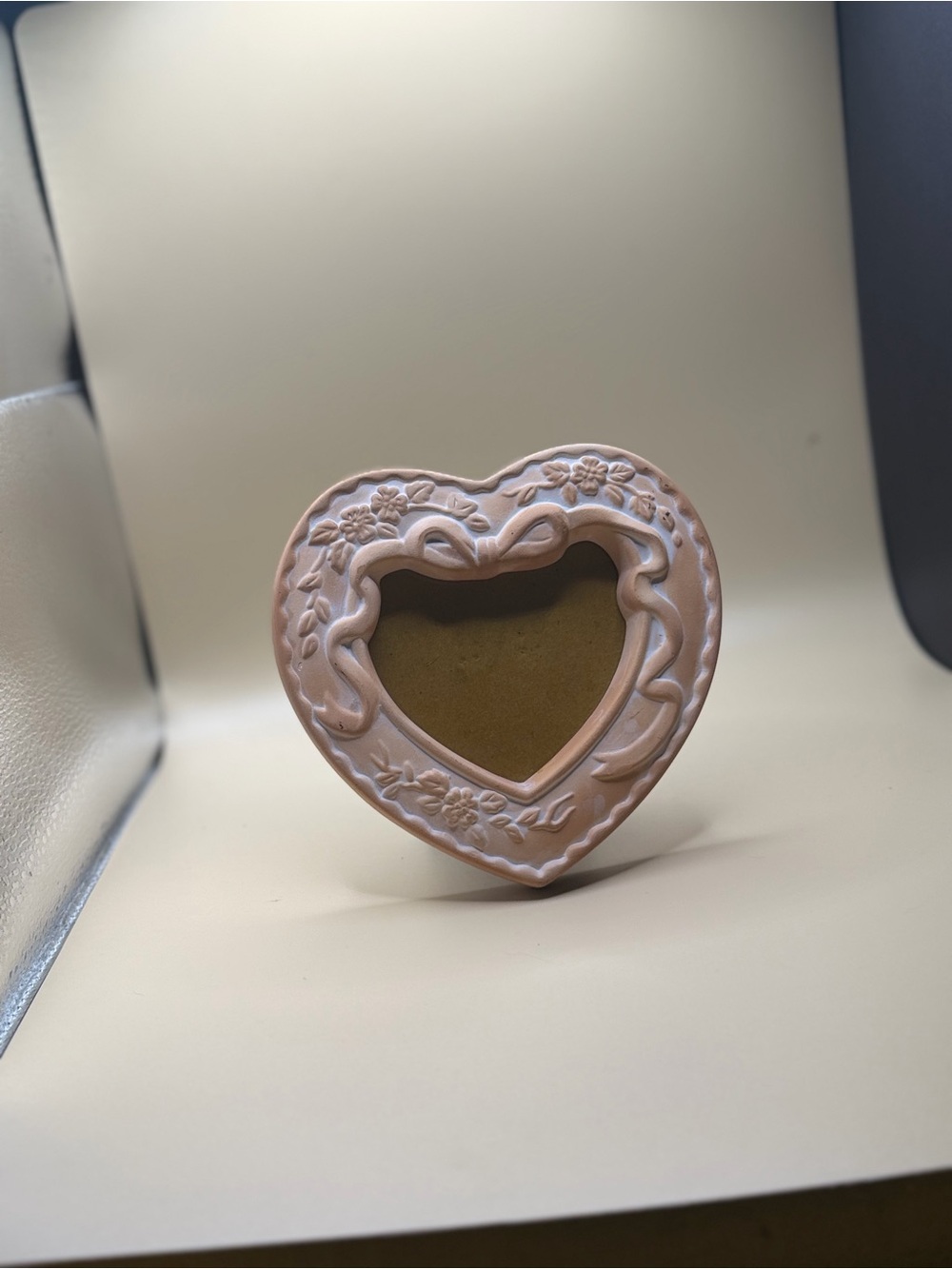 Vintage 80s Heart Shaped Pink Decorative Picture Frame - Picture 3 of 7